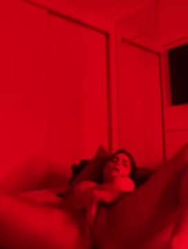 Red light – Cintia Cossio Masturbating Moaning Orgasm!!!