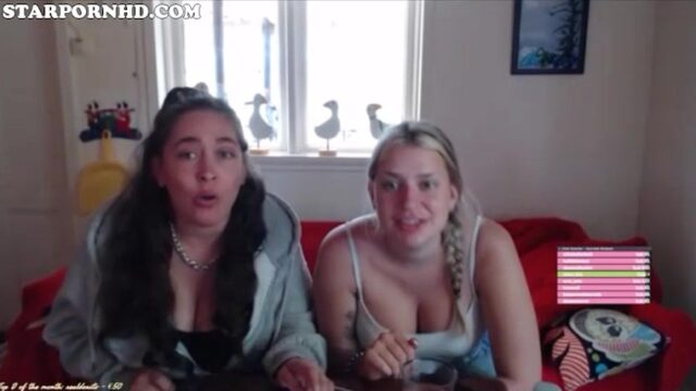 snowmixy Leaked BOOBS on cam w/ Friends !!!