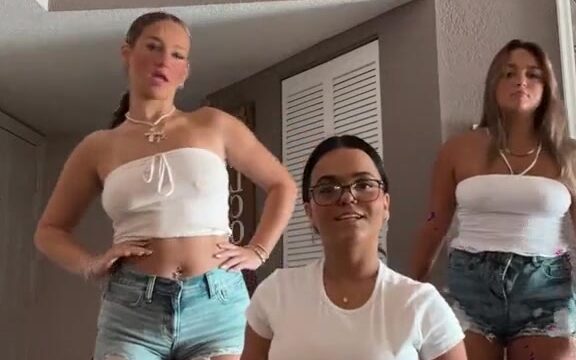 Megbanksxo / Megbanks [ Onlyfans ] Hot Video with Friends !!!